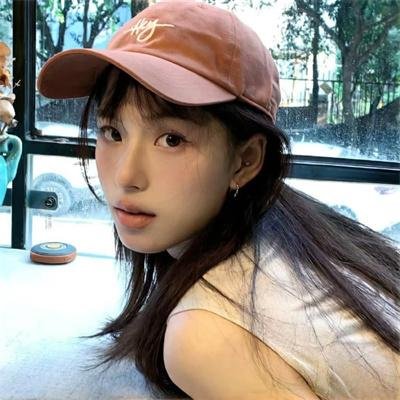 亲爱的小小忧愁封面